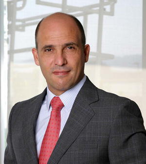 El nuevo director general de Hune, Pedro Torres Michelena, en la sede de Hune