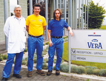 Parte de la directiva de San Pellegrino Acqua Vera, en las instalaciones de la compa��a en Italia