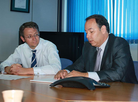 Armando Falcn, director tcnico de Algeco Iberia (izquierda), junto a Alejandro Garca, responsable general de calidad y procesos de la compaa...