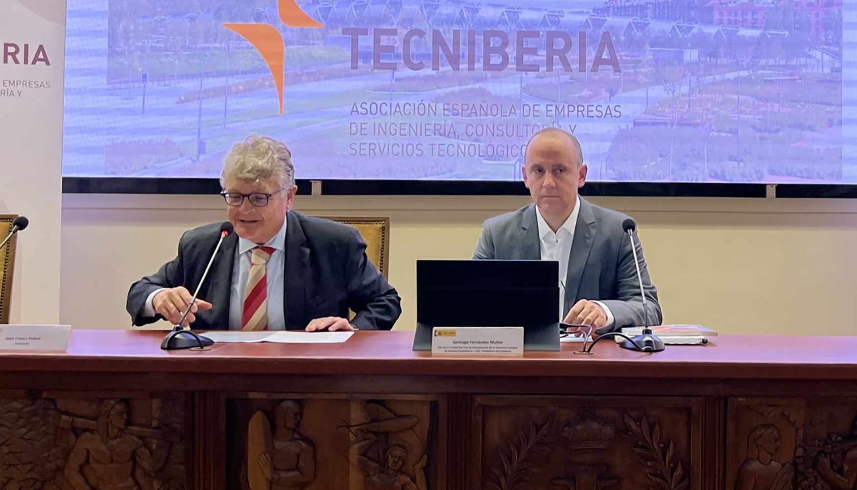 Joan Franco Poblet, presidente de Tecniberia, y Santiago Fernndez Muoz, jefe de la Unidad de Seguimiento del Plan de Recuperacin...