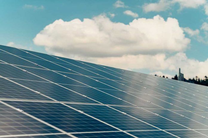 Nestl y BayWa r.e. firman un acuerdo de compra de energa generada por un nuevo parque solar espaol