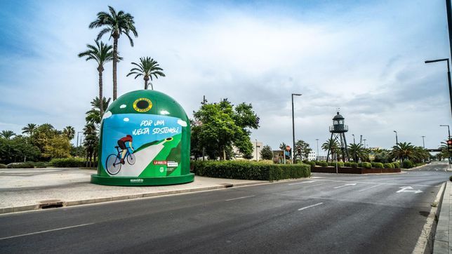La Vuelta llega a Alicante con la instalacin del contenedor ms grande del mundo, de la mano de Ecovidrio