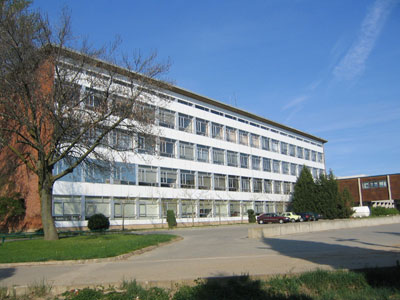 Vista exterior de la Escuela Superior y Tcnica de Ingeniera Agraria de la Universidad de Len