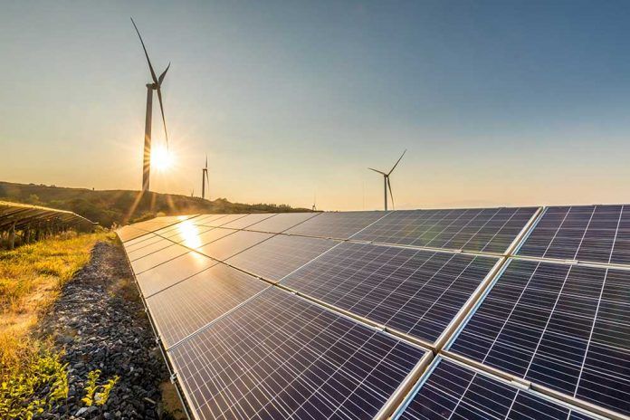 Kobus Partners, EnerHi y Morera & Vallejo alcanzan un acuerdo para desarrollar un proyecto fotovoltaico de 110 MW