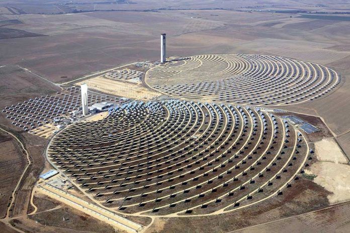 El MITECO lanza la tercera subasta de renovables con 500 MW para solar termoelctrica, biomasa...