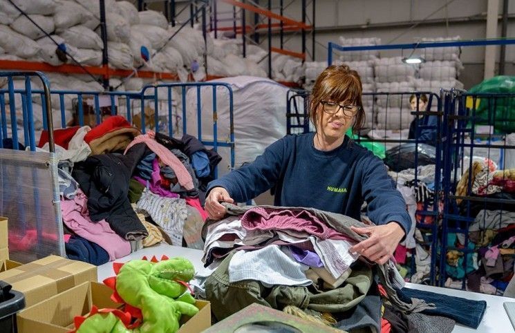 Humana recupera más de  T de ropa en España con un fin social y  ambiental - Reciclaje y gestión de residuos