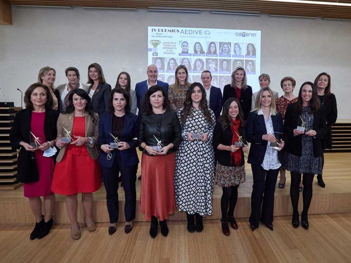AEDIVE dedic a la mujer en la movilidad elctrica su cuarta edicin de los premios AEDIVE-Santiago Losada