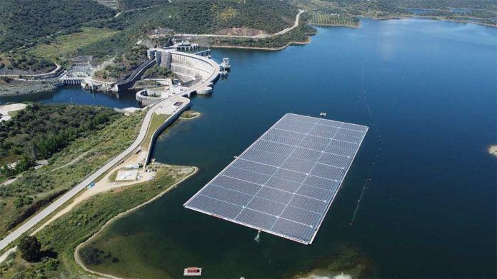 Tecnologa de Isigenere en la instalacin del mayor parque solar flotante de Europa en un embalse hidroelctrico gestionado por...