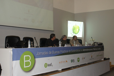 De izquierda a derecha: Pablo Pastor, consultor de B-Sostenible; Enrique Cascallana, alcalde de Alcorcn; y Miguel Aguado, director de B-Leaf...