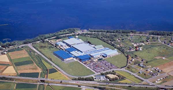Planta del lago Biwa: Un moderno centro de fabricacin de 140.000 metros cuadrados, en la orilla del lago Biwa...