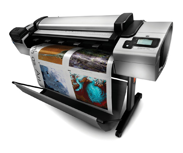 La impresora HP Designjet T2300 eMultifunction Printer (eMFP)