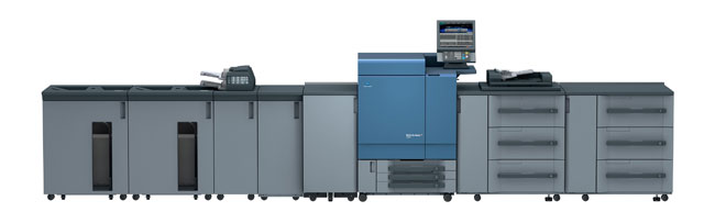 La bizhub Press C8000 maneja un gramaje de papel de hasta 350 gramos