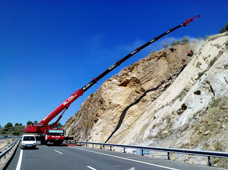 Una de las gr�as suministradas por Alco para los trabajos en la A2