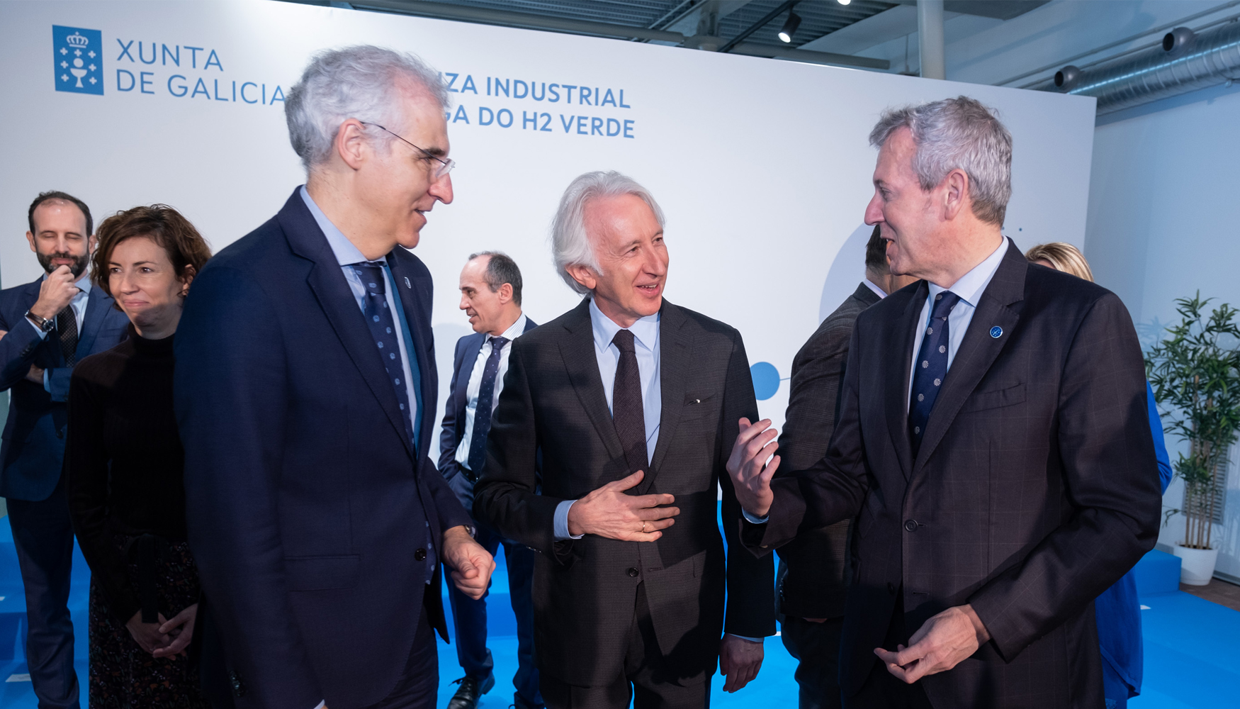 El vicepresidente primero de la Xunta de Galicia, Francisco Conde; el presidente de Norvento Enerx�a, Pablo Fern�ndez Castro...