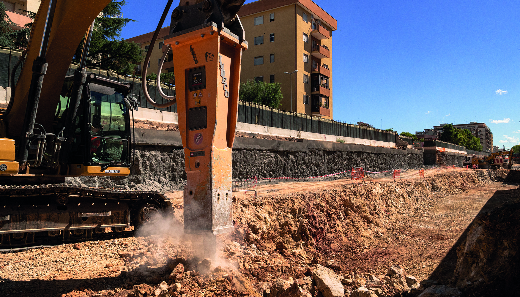 Las rocas que se encuentran a lo largo de la ruta tienen resistencias comprendidas entre los 35 y los 150 MPa y representan una verdadera prueba para...