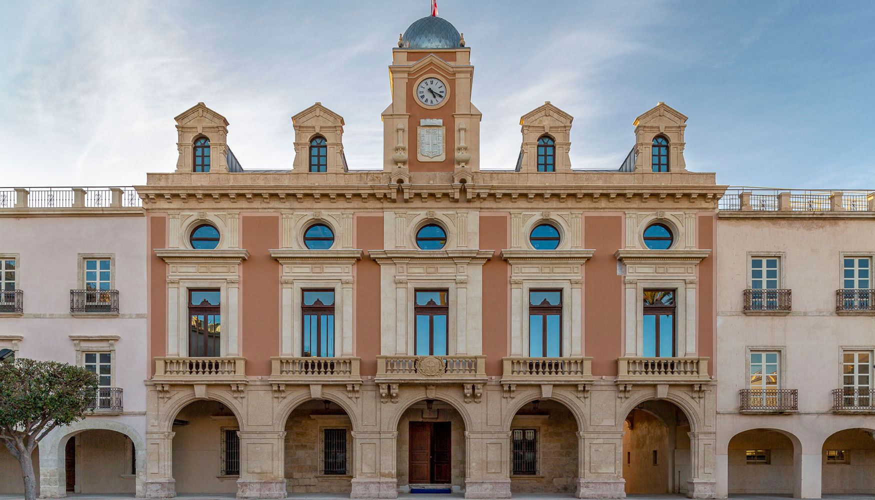 Fachada del Ayuntamiento de Almera. Foto: Ana Mora