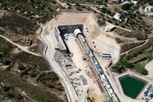 Vista area de la construccin de un tnel