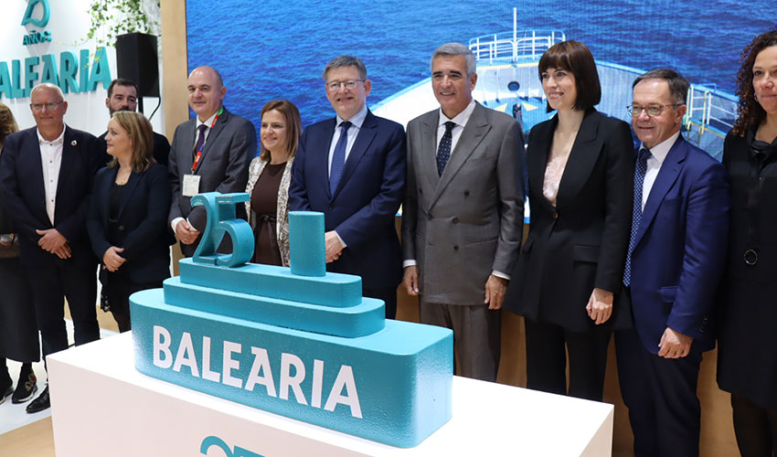 Acto de celebracin del 25 aniversario de Baleria en Fitur