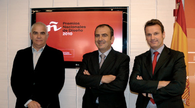 Juan Toms Hernani, en el centro, acompaado de Oscar Marin y Alex Alorda, de Kettal