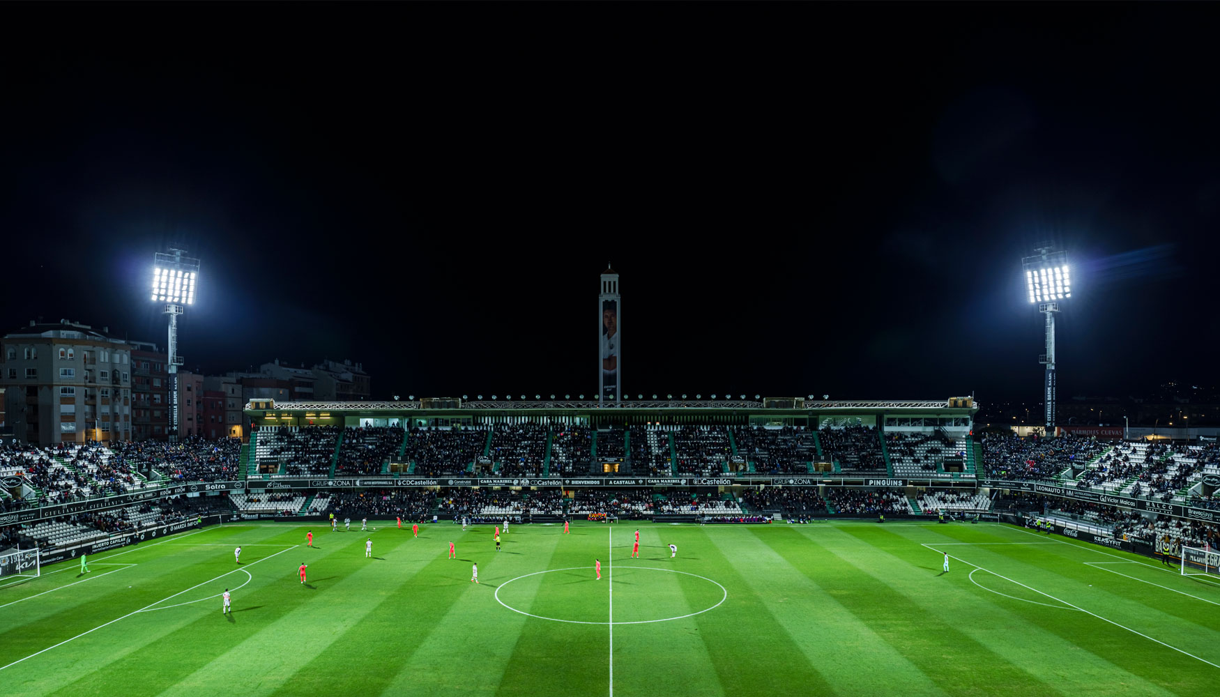 Schrder se encarg de la iluminacin del Estadio Municipal Castalia, diseada segn las normas de la UEFA, para el CD Castelln...