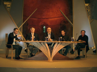La mesa redonda, formada de izquierda a derecha por Rafael Beneytez, Mike Snow, Jos Mara Faerna, Jorge Palacios y Alberto Lievore...