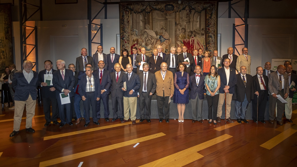 Premios y distinciones entregados por el Colegio de Ingenieros Agrnomos de Centro y Canarias (COIACC) en mayo de 2022...