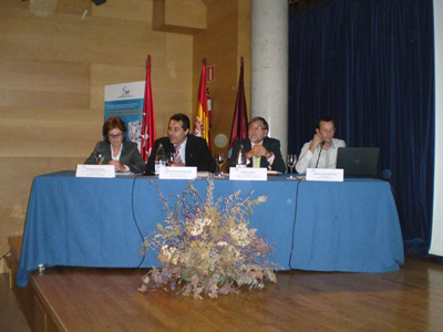 De izquierda a derecha, Myriam Snchez, Jos Antonio Ruiz, Jorge Tins y Bruno Mattheews, durante la conferencia