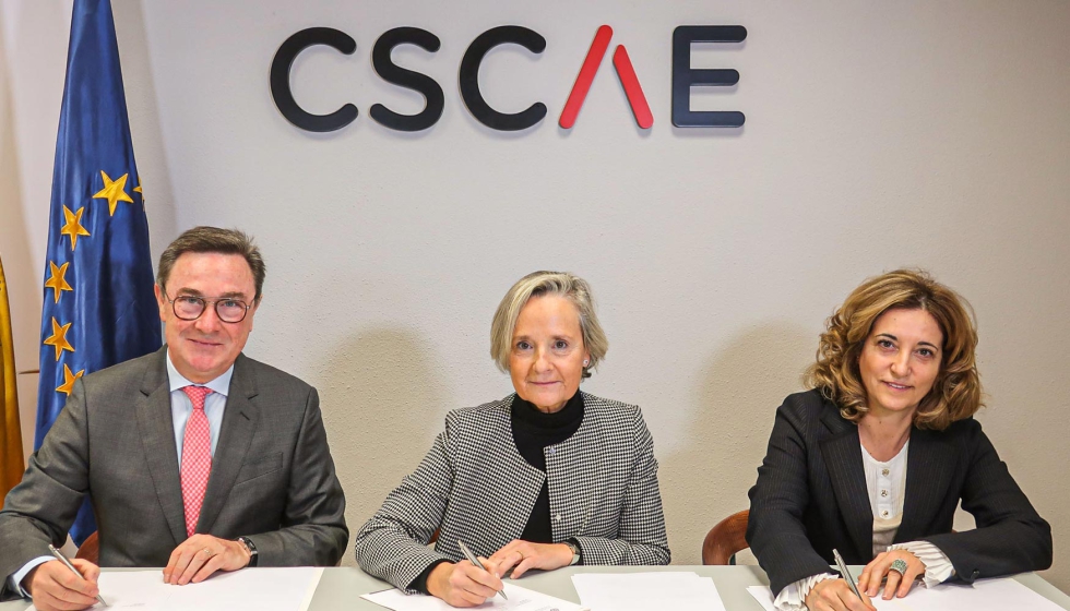 Imagen de la firma del convenio con Juan Jos Lillo de Smobhub, Marta Vall-llossera del CSCAE y Juncal Garrido de Smobhub...