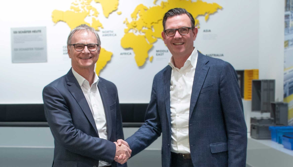 Manfred Hummenberger, CEO de DS Automotion (izquierda), y Steffen Bersch, CEO del Grupo SSI Schaefer (derecha)