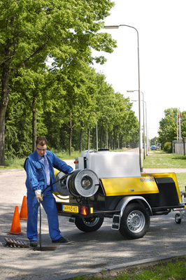 Model HD50 of Rioded, a team of sewerage by high pressure water cleaning, bodyshell on light trailer