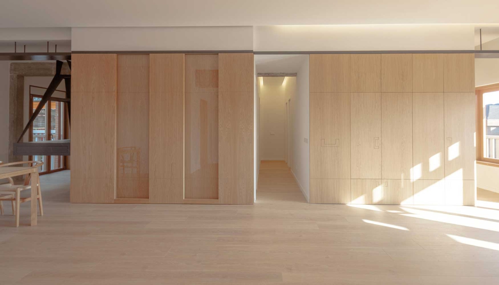 Los panelados de madera son una constante en toda la vivienda. (Proyecto y fotos: Iker Lpez Estudio)