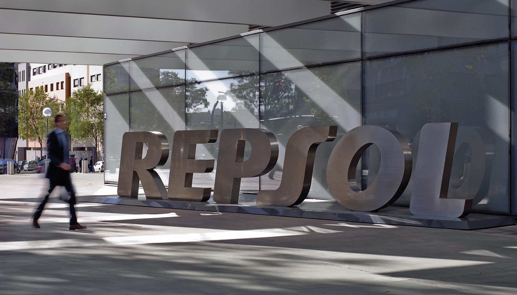  En un contexto inflacionista, Repsol destin ms de 500 millones de euros a descuentos adicionales en los combustibles en sus estaciones de servicio...
