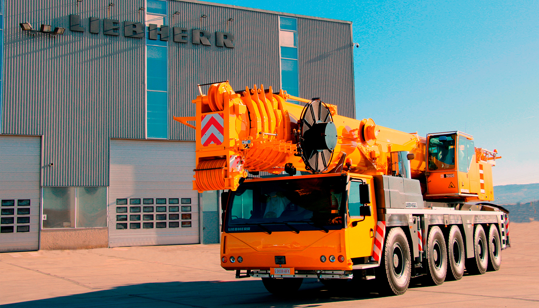 La gra mvil Liebherr LTM 1220-5...