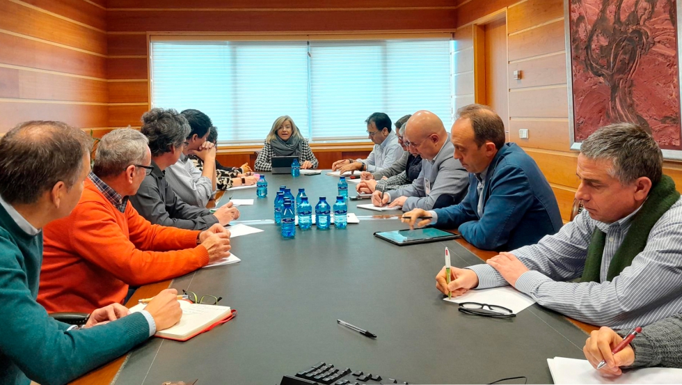 La Consejera de Agricultura, Ganadera y Desarrollo Rural reunida con agentes del sector porcino