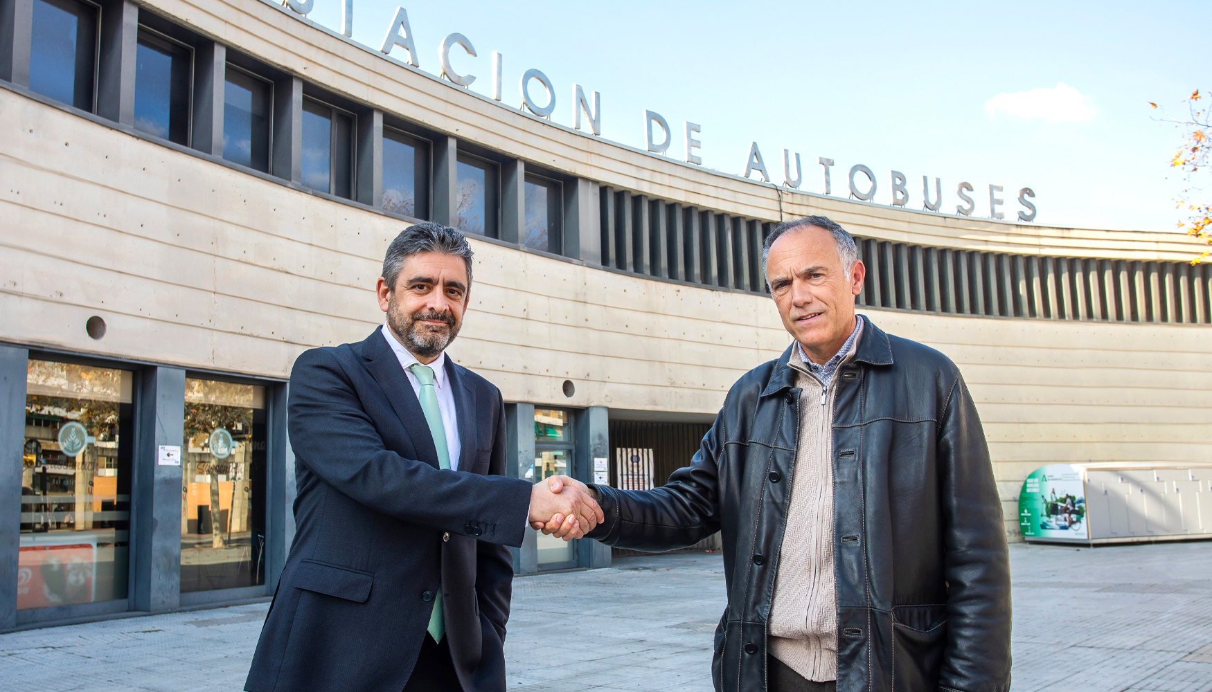 Cepsa se ha fijado el objetivo de promover la descarbonizacin del transporte, impulsando la movilidad elctrica...