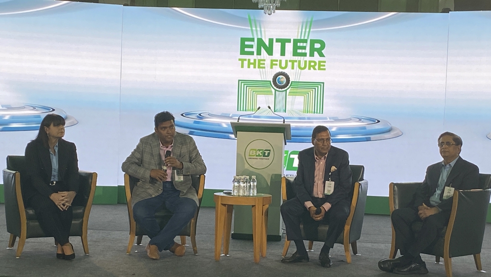 Lucia Salmaso, Rajiv Poddar, Arvind Poddar y Dilip Vaidya