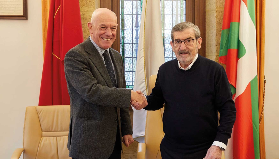 Joakin Telleria, presidente de la APP, y Jes�s Mari Martiarena, alcalde de Lezo