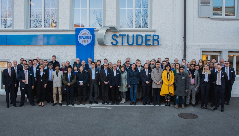 Foto de grupo de la prensa asistente a la conferencia de prensa de este ao en la sede de Fritz Studer