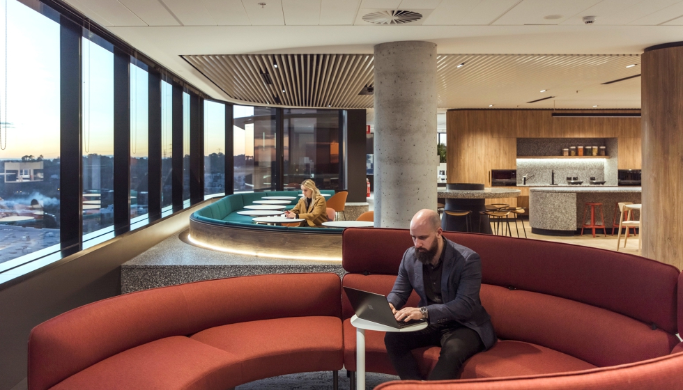 Mientras Jilly ilumina suavemente la sala de juntas; Optec se han instalado en las zonas de tr�nsito. Cortes�a: Erco: Fotos: Jackie Chan...