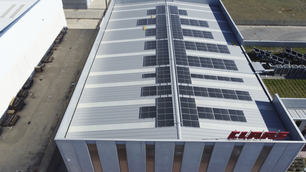 La instalacin de la planta fotovoltaica demuestra el compromiso de Claas Ibrica con la reduccin de emisiones