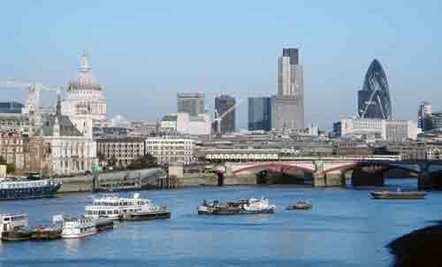 En Londres, bancos y entidades financieras han vuelto a ser el sector m�s activo del tercer trimestre del a�o en cuanto a contrataci�n...