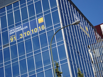 La tasa de vacío en las oficinas madrileñas continúa creciendo, no tanto por la incorporación de nueva superficie en el mercado... La tasa de vacío en las oficinas madrileñas continúa creciendo, no tanto por la incorporación de nueva superficie en el mercado...