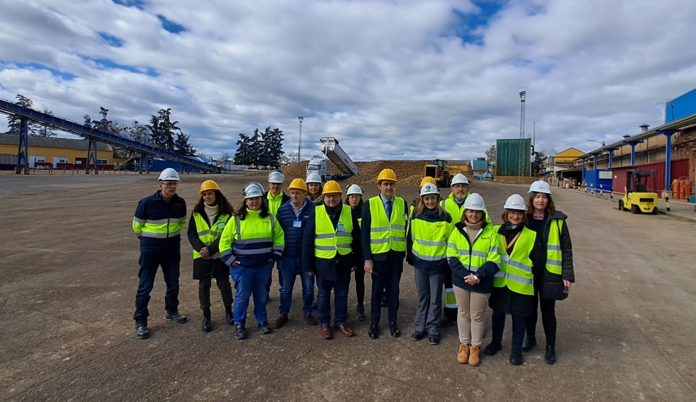 Visita del consejero de Medio Ambiente de la Junta de Castilla y Len a la azucarera de La Baeza