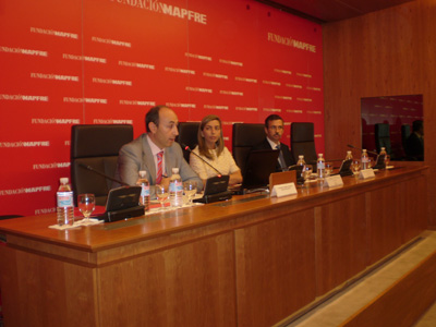 Eva Piera, entre Antonio Guzmn y el director de Industria de la Comunidad de Madrid, Carlos Lpez Jimeno