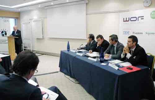 La mesa redonda estuvo compuesta por Ramon Folch, el primer teniente de alcalde del Ayuntamiento de Barcelona, Jordi William Carnes...