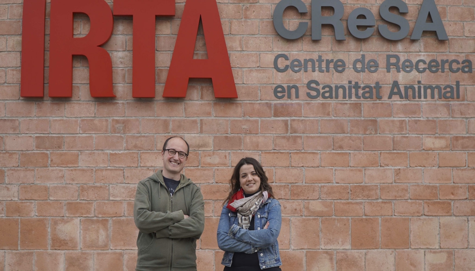 Karl Kochanowski y Júlia Vergara-Alert, investigadores del Programa de Sanidad Animal del IRTA