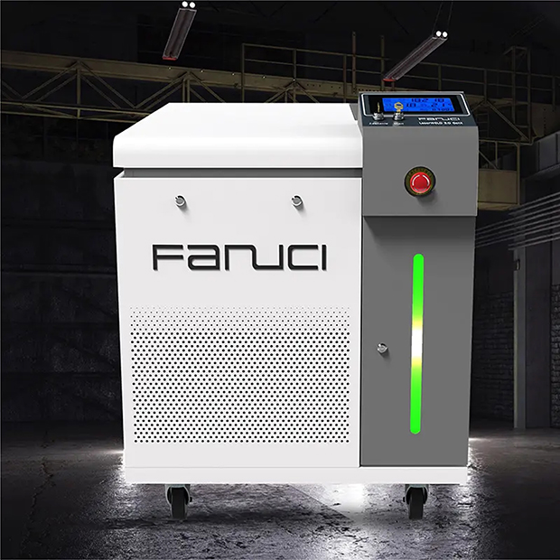 A mquina de soldadura a laser manual da Fanuci, distribuda em Portugal pela Lasermaq...