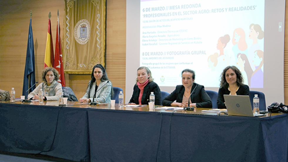 Pilar Medina, Isabel Rocafull, Elena Artalejo, Mara ngeles Rosado y Ana Hurtado