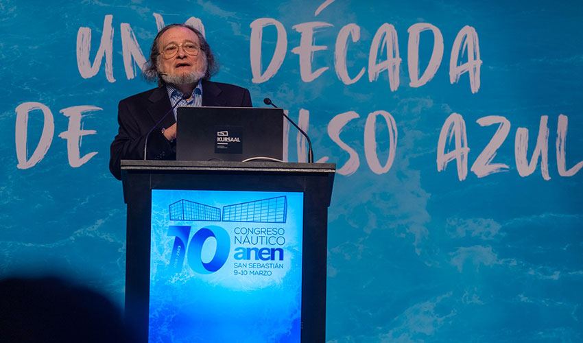 Santiago Nio-Becerra, doctor en ciencias econmicas
