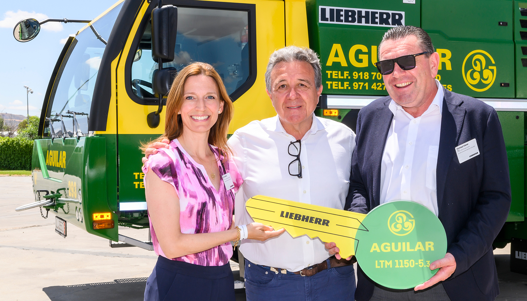 Entrega oficial a Gras Aguilar de la primera de las once gras mviles Liebherr, en la jornada de puertas abiertas de Liebherr Ibrica...